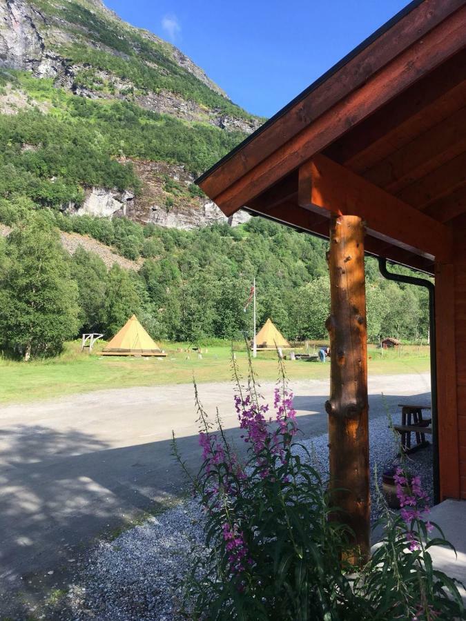 Dalen Gaard Camping Og Hytter Гейрангер Екстер'єр фото